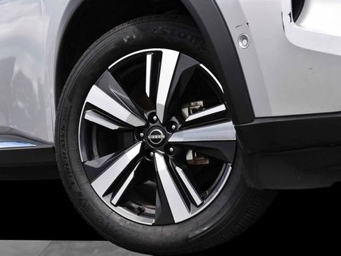 Used 2023 Nissan Rogue Platinum w/ Platinum Premium Package AWD/4WD image 3