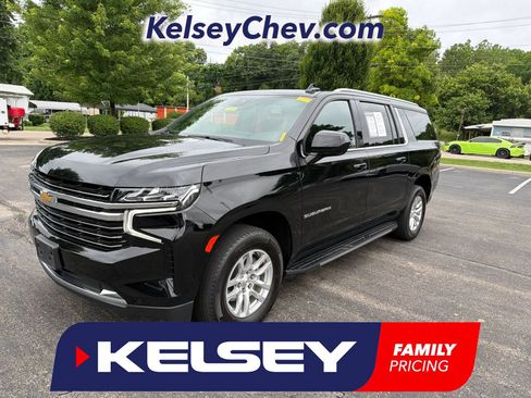 Used 2024 Chevrolet Suburban LT AWD/4WD image 1