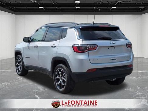 Used 2025 Jeep Compass Limited AWD/4WD image 3
