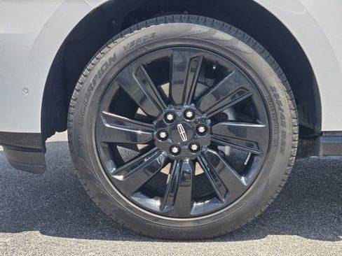 Used 2024 Lincoln Navigator Reserve AWD/4WD image 11