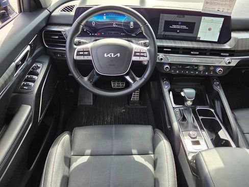 Used 2025 Kia Telluride SX w/ SX Captain's Chair Package FWD image 15