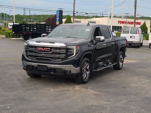 Used 2023 GMC Sierra 1500 SLT w/ SLT Premium Package AWD/4WD image 9