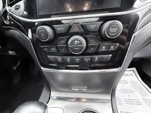 Used 2019 Jeep Grand Cherokee Limited w/ Luxury Group II AWD/4WD image 13