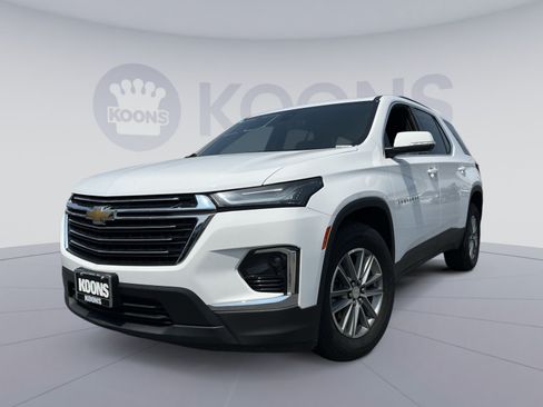 Used 2023 Chevrolet Traverse LT FWD image 1