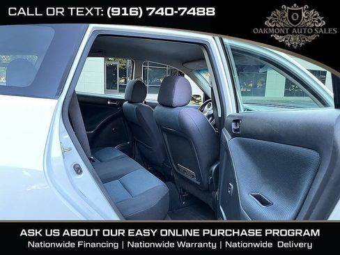 Used 2005 Toyota Matrix XR FWD image 14