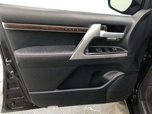 Used 2016 Toyota Land Cruiser AWD/4WD image 12