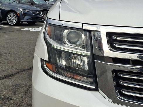 Used 2019 Chevrolet Suburban Premier w/ Premier Plus Edition image 9