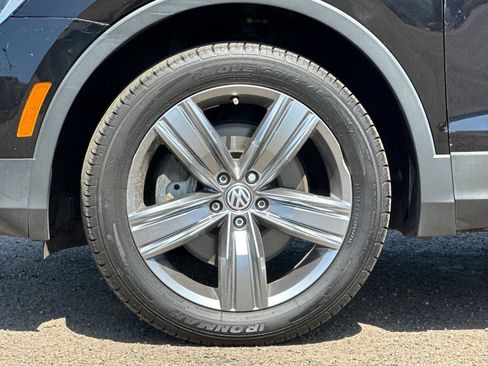 Used 2020 Volkswagen Tiguan SEL AWD/4WD image 26