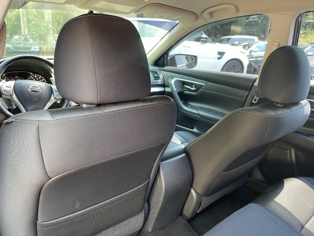Used 2017 Nissan Altima 2.5 SR w/ Midnight Edition Package FWD image 34