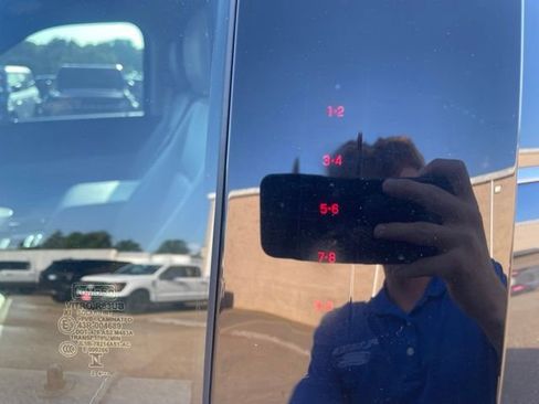 Used 2024 Ford Expedition XLT RWD image 12