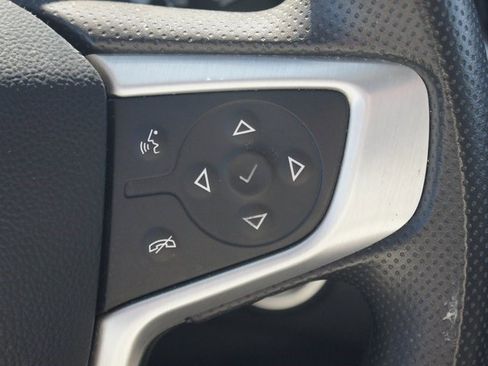 Used 2024 GMC Terrain SLE image 9