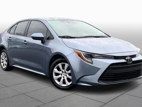 Used 2024 Toyota Corolla LE image 3