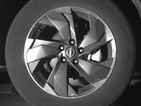 Used 2025 Nissan Rogue SV AWD/4WD image 13