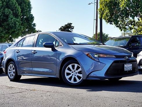 Used 2024 Toyota Corolla LE FWD image 2