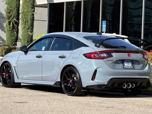 Used 2023 Honda Civic Type R image 6