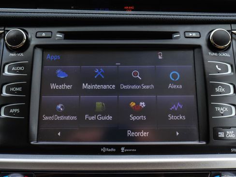 Used 2015 Toyota Highlander XLE AWD/4WD image 30