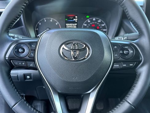 Used 2025 Toyota Corolla SE image 24