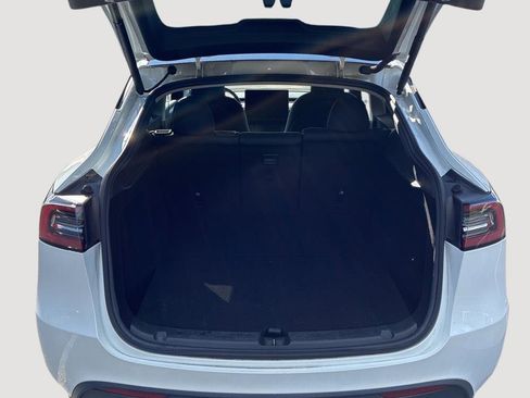 Used 2023 Tesla Model Y Long Range image 12