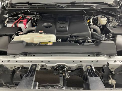 Used 2023 Toyota Tundra Platinum AWD/4WD image 19