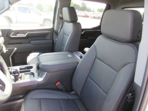 New 2026 GMC Sierra 1500 SLT w/ SLT Convenience Package AWD/4WD image 14