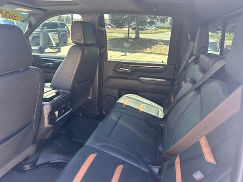 Used 2024 GMC Sierra 2500 AT4 w/ AT4 Premium Plus Package AWD/4WD image 19