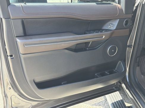 Used 2021 Ford Expedition Max King Ranch RWD image 11