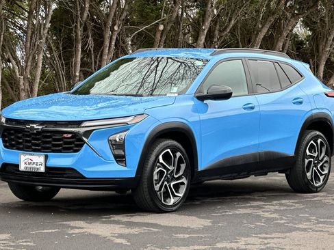 Used 2024 Chevrolet Trax RS w/ Driver Confidence Package image 8