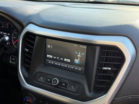 Used 2018 GMC Acadia SLE image 14