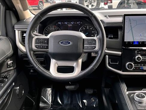 Used 2024 Ford Expedition XLT image 10
