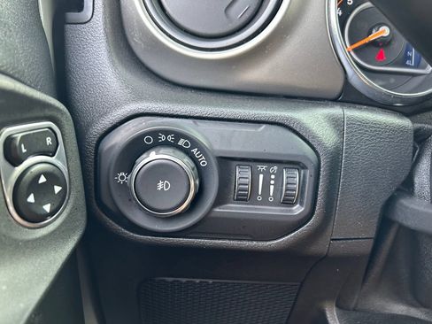 Used 2021 Jeep Wrangler Unlimited Sport AWD/4WD image 19