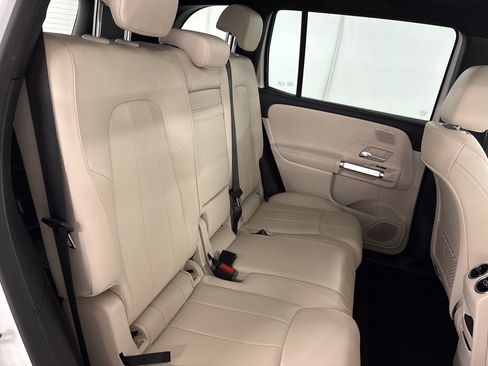 Certified 2023 Mercedes-Benz EQB 300 4MATIC image 31