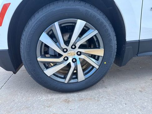 Used 2023 Chevrolet Equinox Premier AWD/4WD image 31