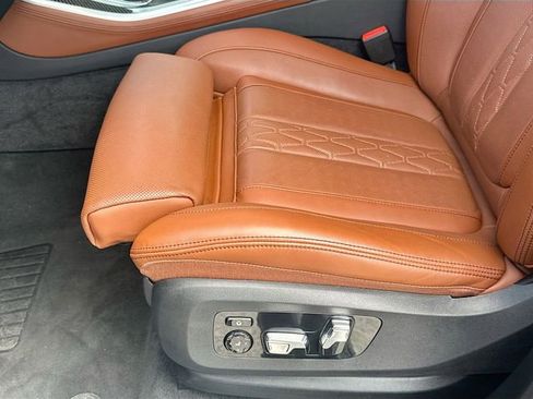 Used 2026 BMW X5 M60i image 19