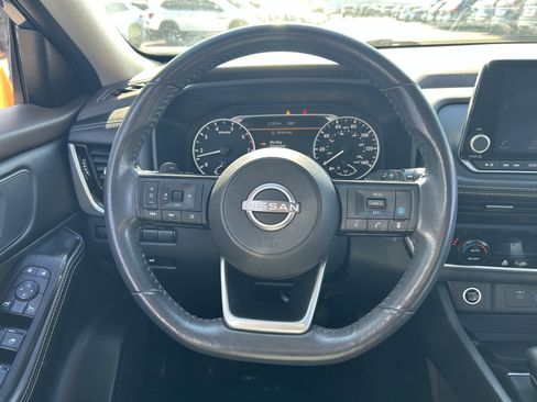 Used 2023 Nissan Rogue SV w/ SV Premium Package image 10
