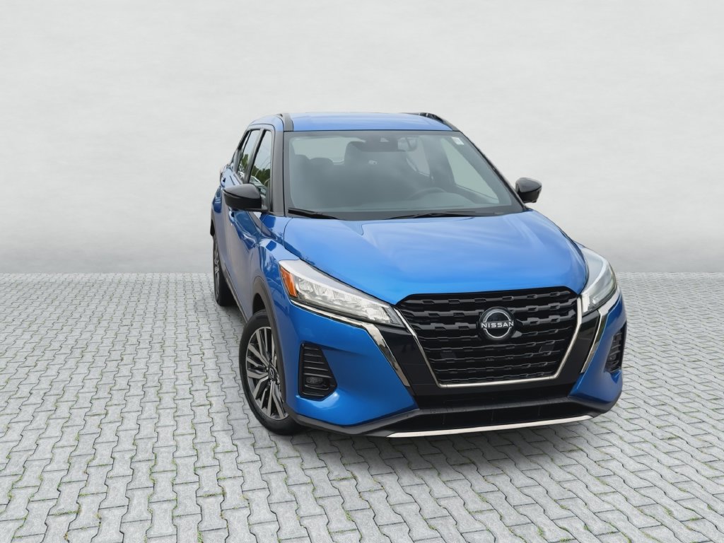 Used 2024 Nissan Kicks SR FWD image 2