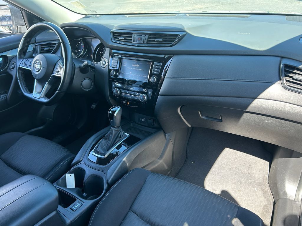 Used 2018 Nissan Rogue SV AWD/4WD image 64