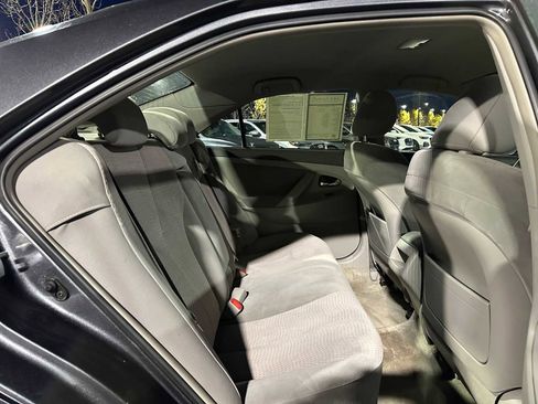 Used 2011 Toyota Camry LE image 12