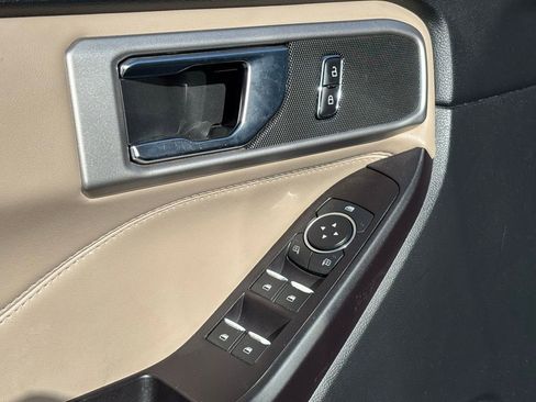 Used 2020 Ford Explorer XLT w/ Equipment Group 202A image 29