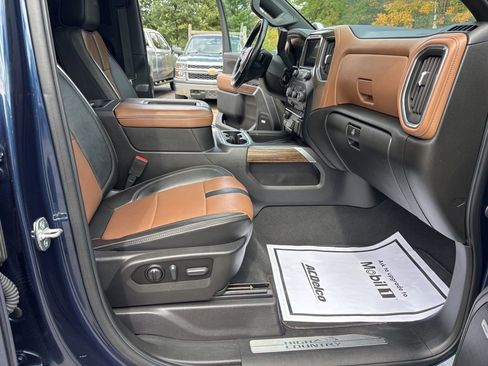 Certified 2022 Chevrolet Silverado 3500 High Country w/ Z71 Off-Road Package image 27