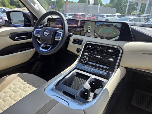New 2025 Nissan Armada Platinum Reserve image 13