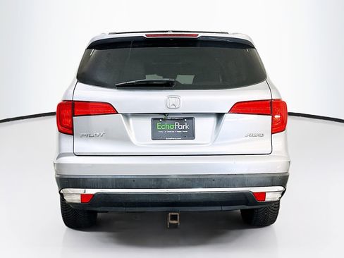 Used 2017 Honda Pilot Touring image 7