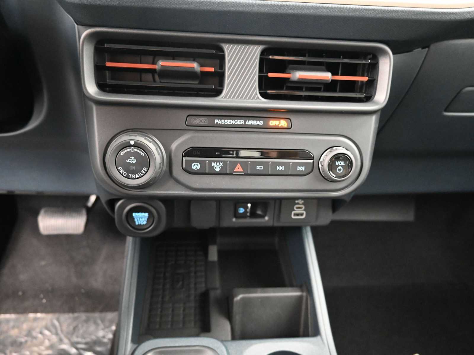 Used 2025 Ford Maverick Lariat w/ 4K Tow Package AWD/4WD image 29