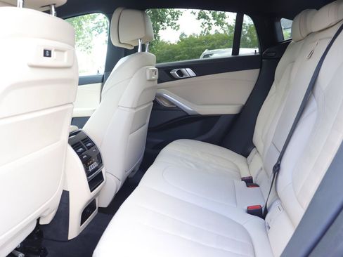 Used 2022 BMW X6 M50i AWD/4WD image 12