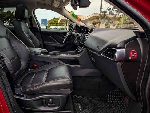 Used 2018 Jaguar F-PACE Prestige image 14