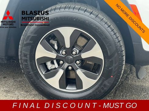 Used 2023 Jeep Grand Cherokee 4WD 4xe image 3