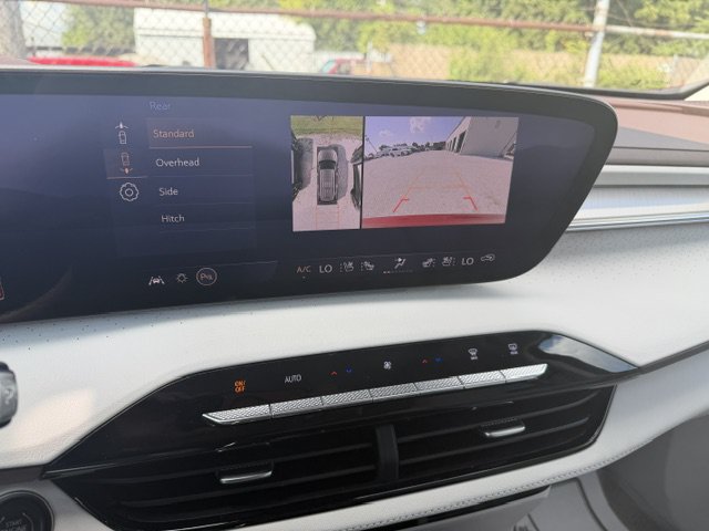 Used 2025 Buick Enclave Avenir w/ Super Cruise Package FWD image 11