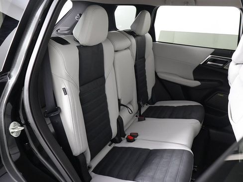 New 2025 Mitsubishi Outlander SE AWD/4WD image 36