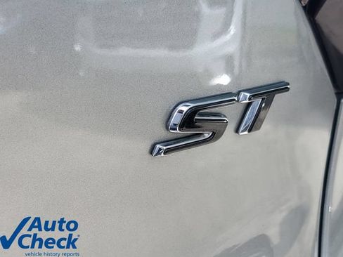 Used 2023 Buick Encore GX Select w/ Sport Touring Package FWD image 9