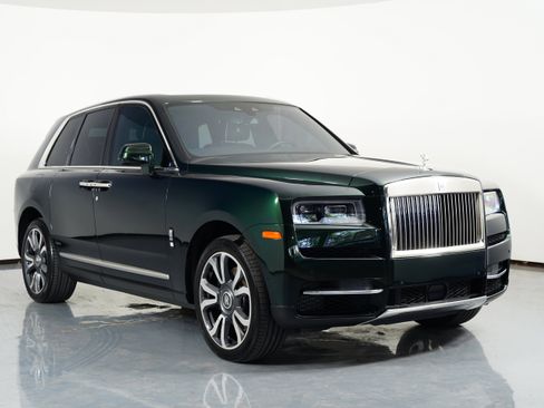 Used 2023 Rolls-Royce Cullinan w/ Cullinan Package image 5