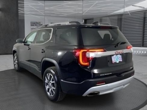 Used 2023 GMC Acadia SLT AWD/4WD image 7